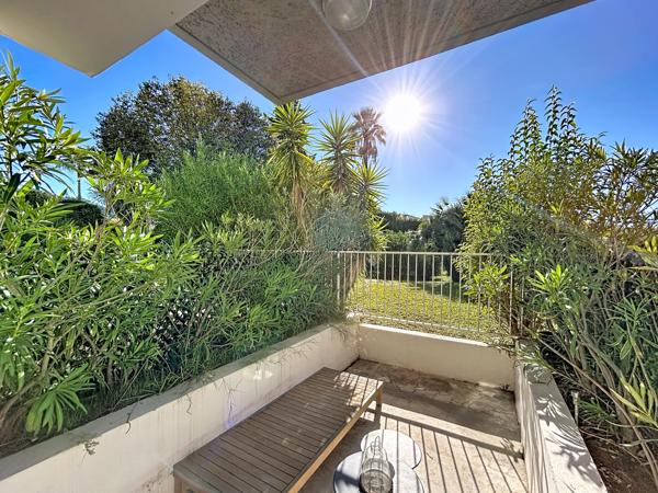 Le Cannet Grande Bretagne - Studio rénové en rez de jardin