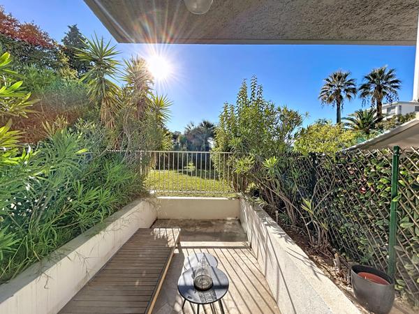 Le Cannet Grande Bretagne - Studio rénové en rez de jardin