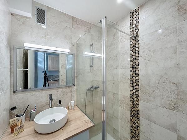 Le Cannet Grande Bretagne - Studio rénové en rez de jardin