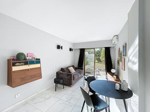 Le Cannet Grande Bretagne - Studio rénové en rez de jardin