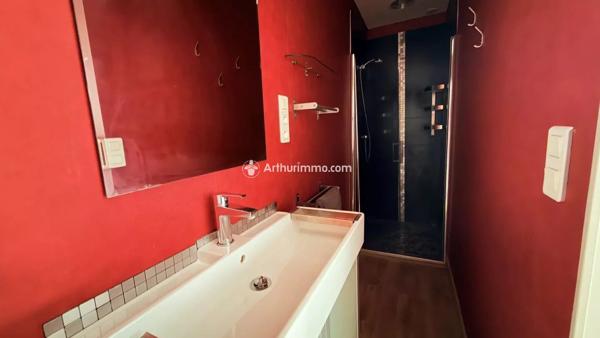 Vente                                                      Maison de ville
                        
                     3 pièces                      62 m2                     à Millau