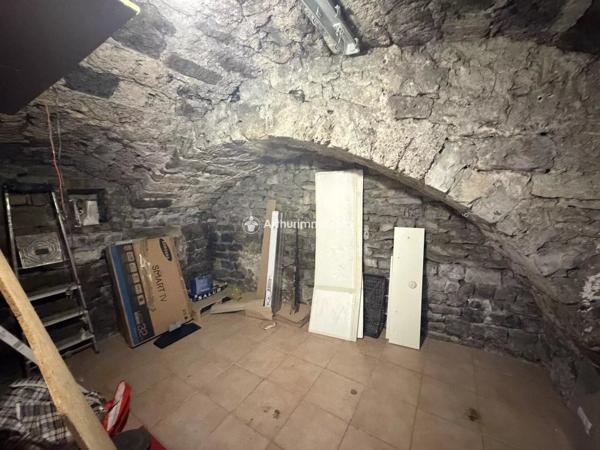 Vente                                                      Maison de ville
                        
                     3 pièces                      62 m2                     à Millau