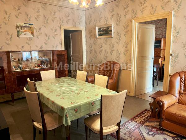 Hyper Centre ville Roanne F5 avec du cachet à renover