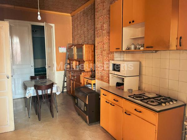 Hyper Centre ville Roanne F5 avec du cachet à renover