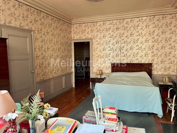 Hyper Centre ville Roanne F5 avec du cachet à renover