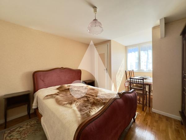 Maison 10 pièces 234 m2