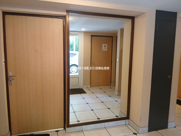 44000 NANTES T1 MEUBLE EN FACE DU PARC DE PROCE