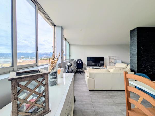 À deux pas de la mer – Beau duplex 3 pièces de 75 m² avec ascenseur !