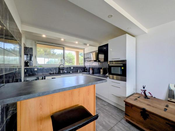 À deux pas de la mer – Beau duplex 3 pièces de 75 m² avec ascenseur !