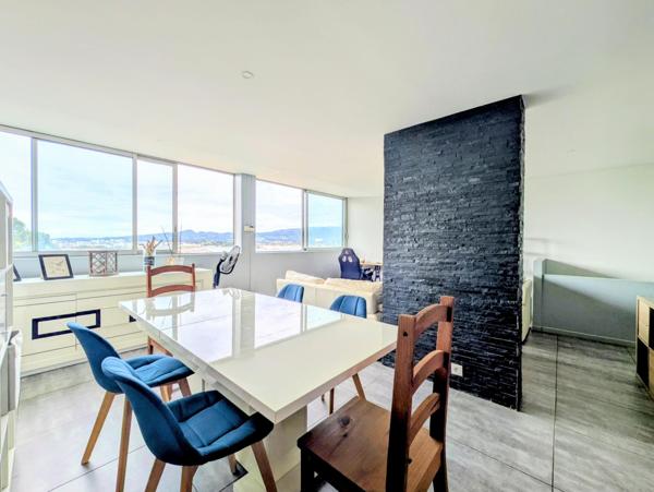 À deux pas de la mer – Beau duplex 3 pièces de 75 m² avec ascenseur !