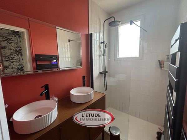 Dans le bourg de Carquefou, maison de plain-pied 2 chambres, faites tout à pied !