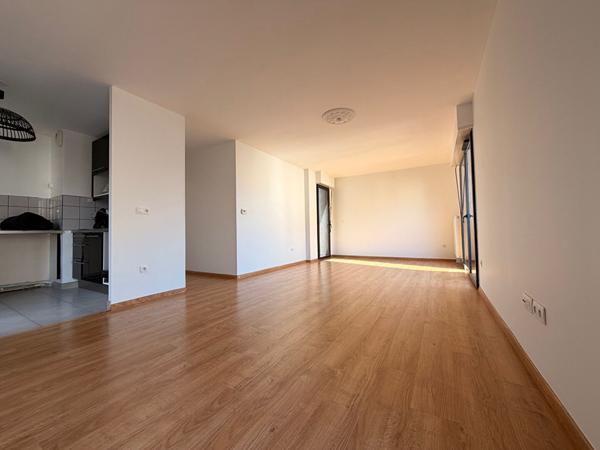 Colombes 4 pièces 85m² avec balcons et parking