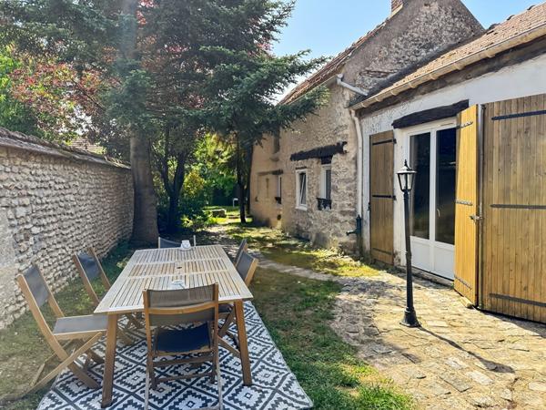 MAISON EN PIERRE RENOVÉE AVEC CAVE ET JARDIN CLOS