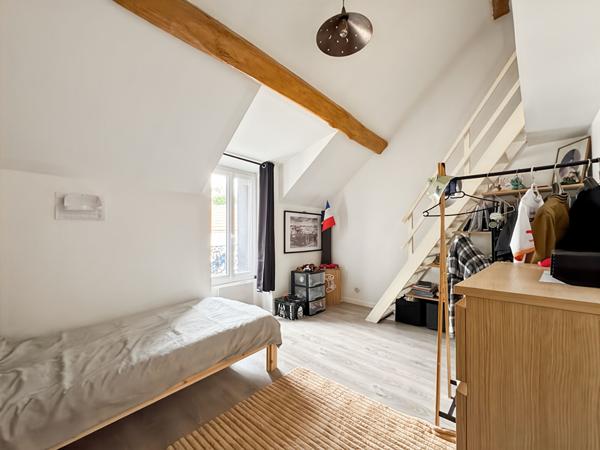 MAISON EN PIERRE RENOVÉE AVEC CAVE ET JARDIN CLOS
