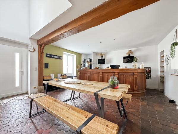 MAISON EN PIERRE RENOVÉE AVEC CAVE ET JARDIN CLOS