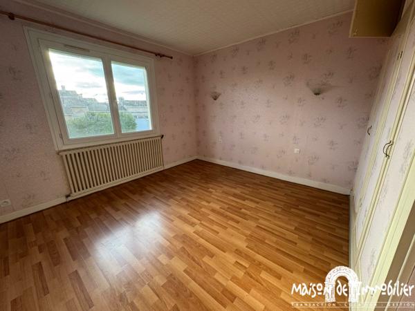 Vente Pavillon sur grand sous-sol - 5 pièces - 107m² - Jardin clos - CHATEAUBERNARD Centre