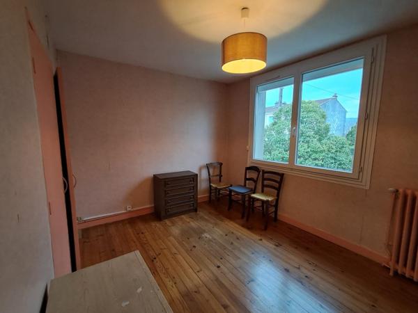 Maison familiale 4 chambres avec jardin et dépendance