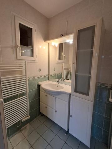 Maison familiale 4 chambres avec jardin et dépendance