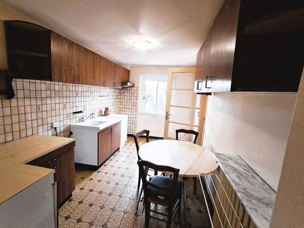 Maison familiale 4 chambres avec jardin et dépendance