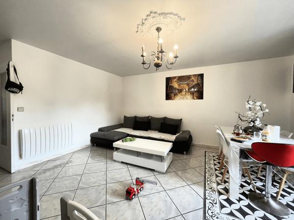 Aulnay-Sous-Bois - Proche centre-ville - Appartement 3 pièces avec balcon et parking box