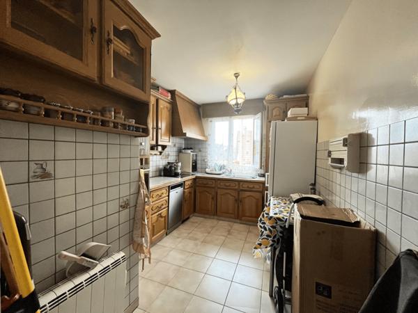 Aulnay-Sous-Bois - Proche centre-ville - Appartement 3 pièces avec balcon et parking box