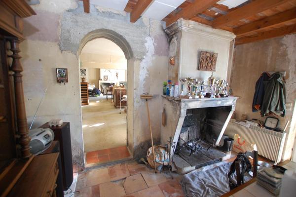 Ancien corps de ferme 120 m² + 330 m² dépendances – terrain 2600 m²