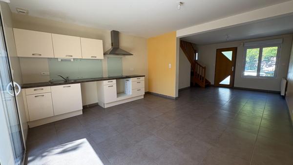Maison à Pellouailles les vignes de 5 pièces avec garage et jardin.