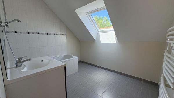 Maison à Pellouailles les vignes de 5 pièces avec garage et jardin.