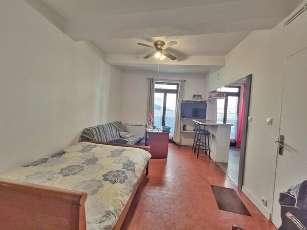 Emplacement exceptionnel dans le centre historique : Maison de ville avec fort potentiel locatif Airbnb Beziers