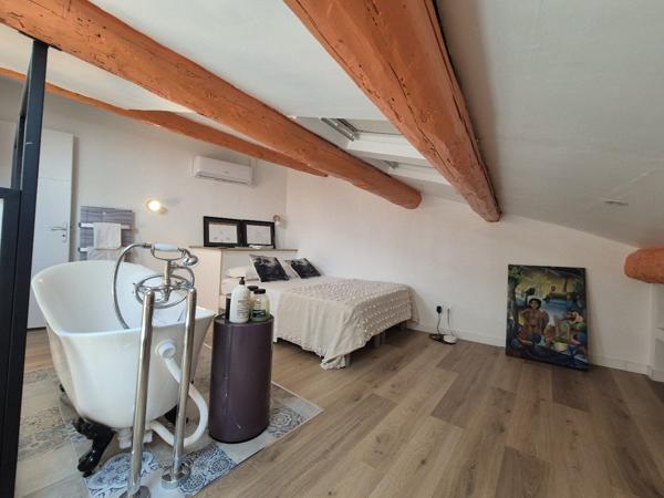 Emplacement exceptionnel dans le centre historique : Maison de ville avec fort potentiel locatif Airbnb Beziers