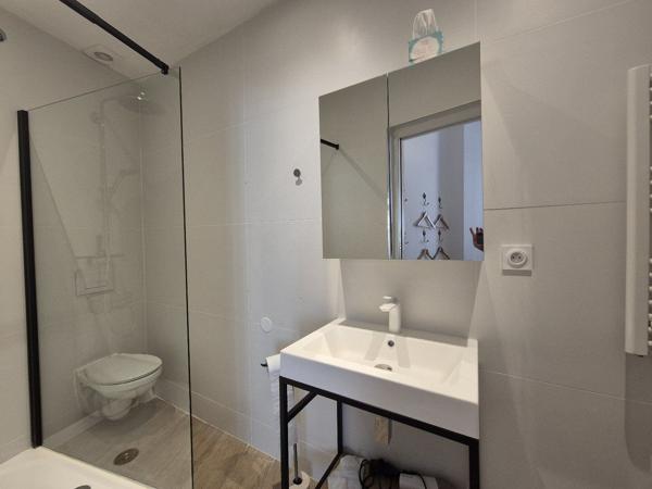 Emplacement exceptionnel dans le centre historique : Maison de ville avec fort potentiel locatif Airbnb Beziers