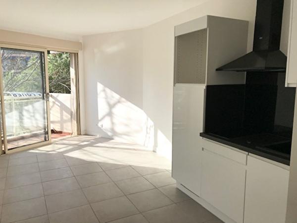 STUDIO CANNES SECTEUR TASSIGNY ET BROUSSAILLES PROCHE HOPITAL DE CANNES