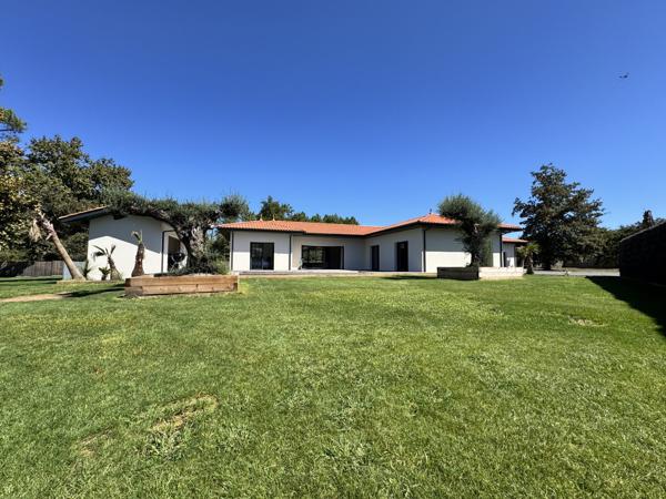 BIGANOS ! Maison 5P de 157 m2, piscine, parcelle de 2000 m2 !