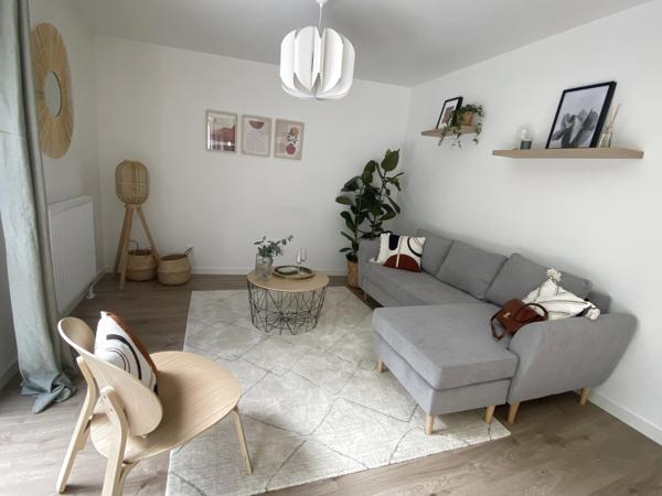 Maison
                                                                                                                                                                                                                                                                                                                        4 pièce(s)                                                                                                                                                                                                          2 chambre(s)                                                                                                                                                                                                          80  m²