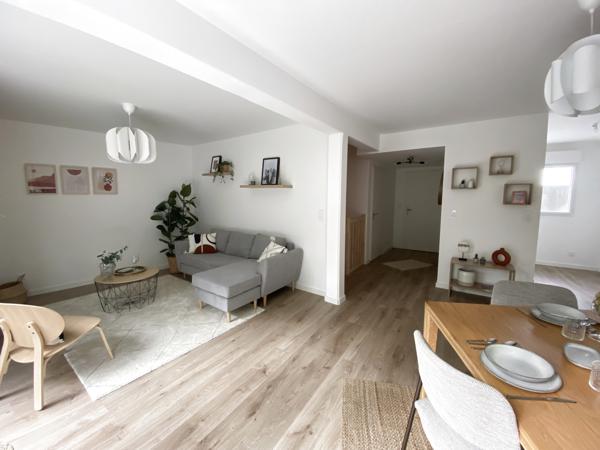 Maison
                                                                                                                                                                                                                                                                                                                        4 pièce(s)                                                                                                                                                                                                          2 chambre(s)                                                                                                                                                                                                          80  m²
