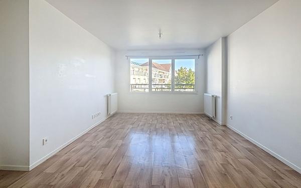 Appartement à vendre    3 pièces • 60,43 m2 Ozoir-la-Ferrière