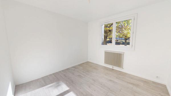 Appartement de type 3 rénové et proche des commodités, situé sur Bourgoin Jallieu