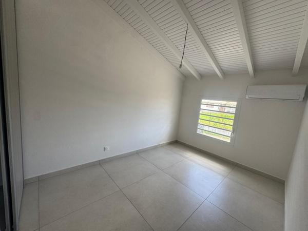 Villa Mitoyenne T4 en R+1