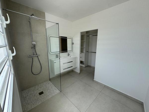 Villa Mitoyenne T4 en R+1