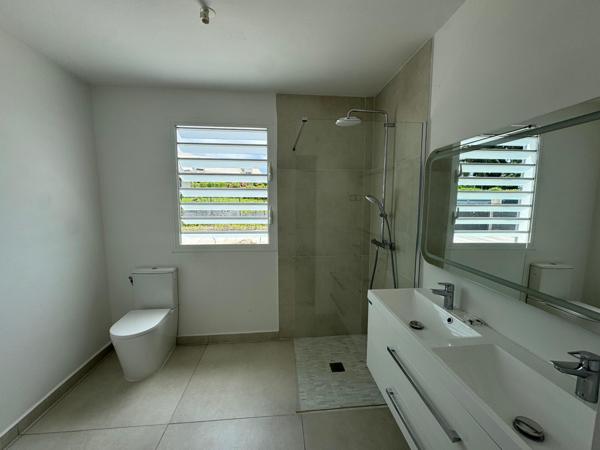 Villa Mitoyenne T4 en R+1