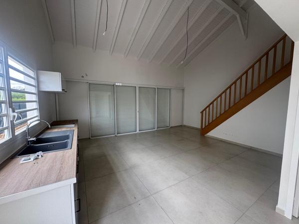 Villa Mitoyenne T4 en R+1