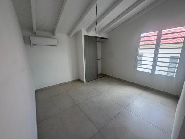 Villa Mitoyenne T4 en R+1