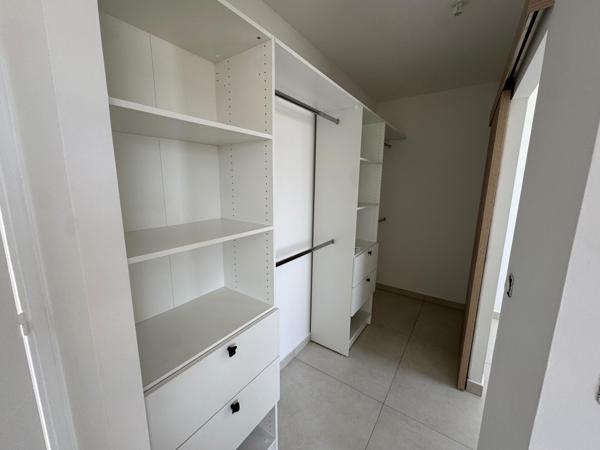 Villa Mitoyenne T4 en R+1