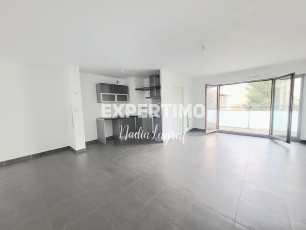 Montreuil (93100) Bas-Montreuil – Spacieux et charmant F3 de 70,12 m² avec balcon et parking – Résidence moderne 2011