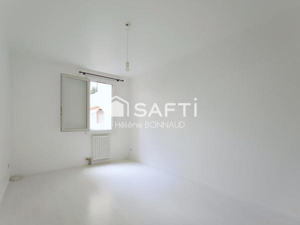 Grand deux pièces avec terrasse à Fontaine-Lès-Dijon