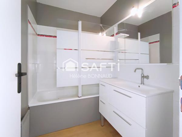 Grand deux pièces avec terrasse à Fontaine-Lès-Dijon