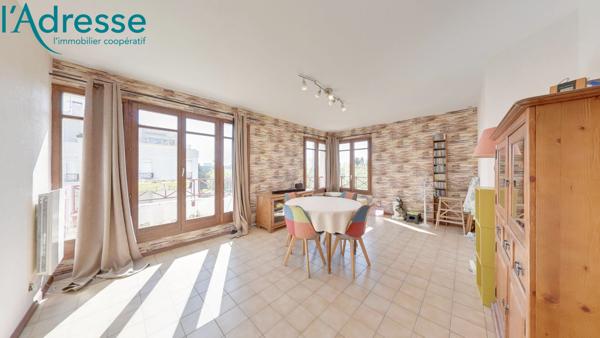 Trois pièces en DERNIER ETAGE