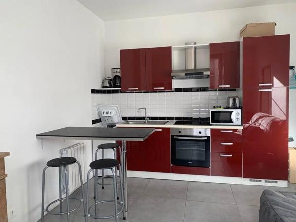 Location                                                      Appartement
                        
                     1 pièces                      21 m2                     à Lyon 7
