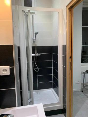 Location                                                      Appartement
                        
                     1 pièces                      21 m2                     à Lyon 7