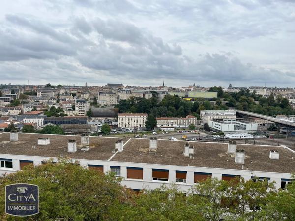 Appartement à vendre 3 pièces 77.49m² Poitiers (86000)